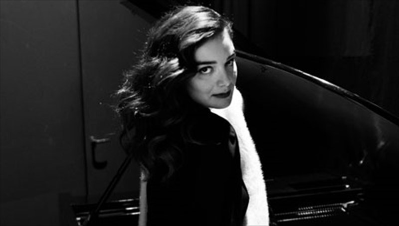 gogo-mprempou-ston-kosmo-tou-theatrou-uparxoun-sunaisthimatika-egklimata