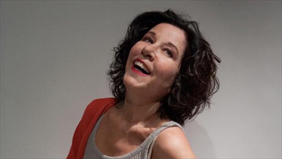 mina-adamaki-kati-sapio-uparxei-sto-basileio-autis-tis-xoras