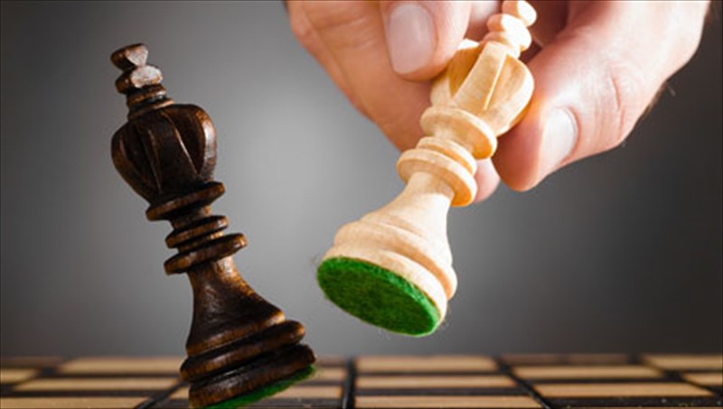 chessnale-athens-2012-mia-kinisi-mat-sto-booze