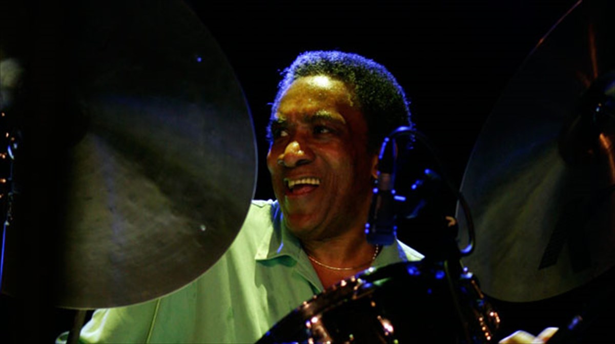 enas-alithinos-jazz-thrulos-sto-half-note