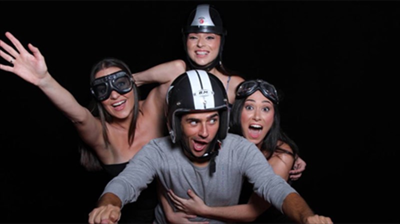 treis-soprano-sto-tsai-mou