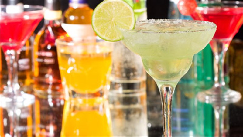 kokteil-gia-ola-ta-gousta