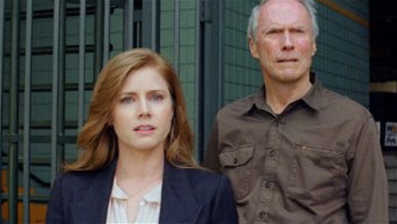 amy-adams-neo-fabori-gia-tis-upopsifiotites-ton-oskar