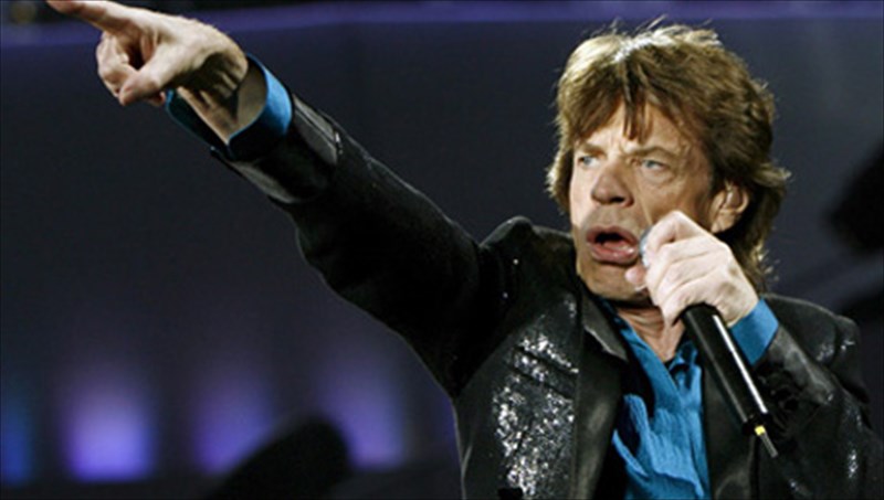 mik-tzagker-nea-biografia-gia-ton-imitheo-tis-rok