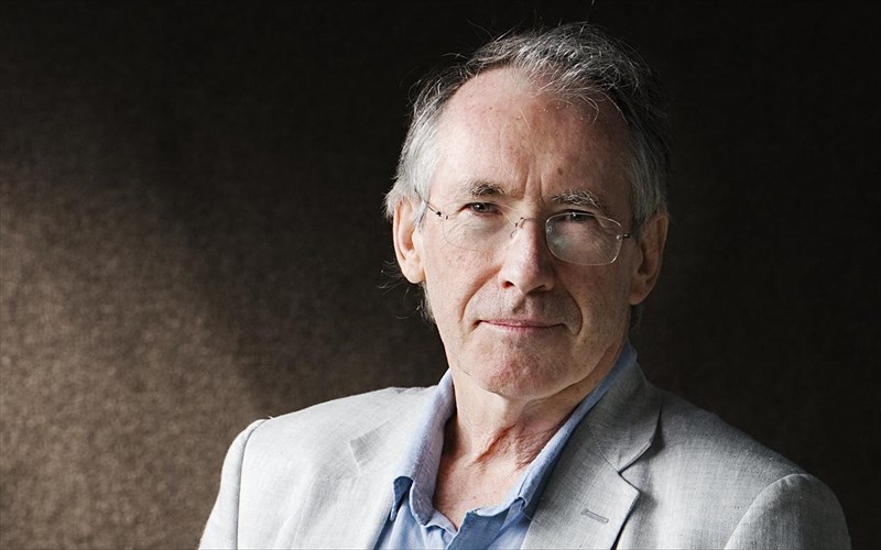 o-ian-mcewan-gia-proti-fora-stin-athina