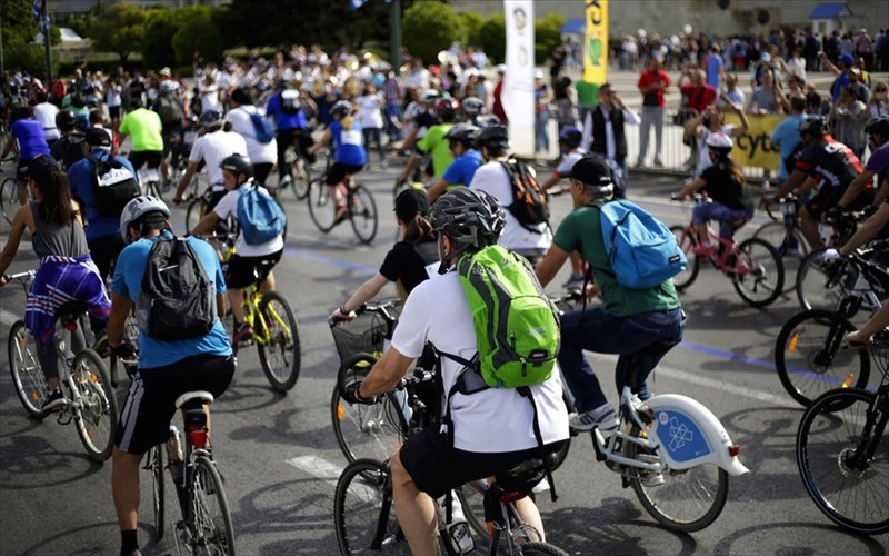 oli-i-poli-kanei-orthopetalies-ston-25o-podilatiko-guro-athinas-poli-kanei-orthopetalies-ston-25o-podilatiko-guro-athinas