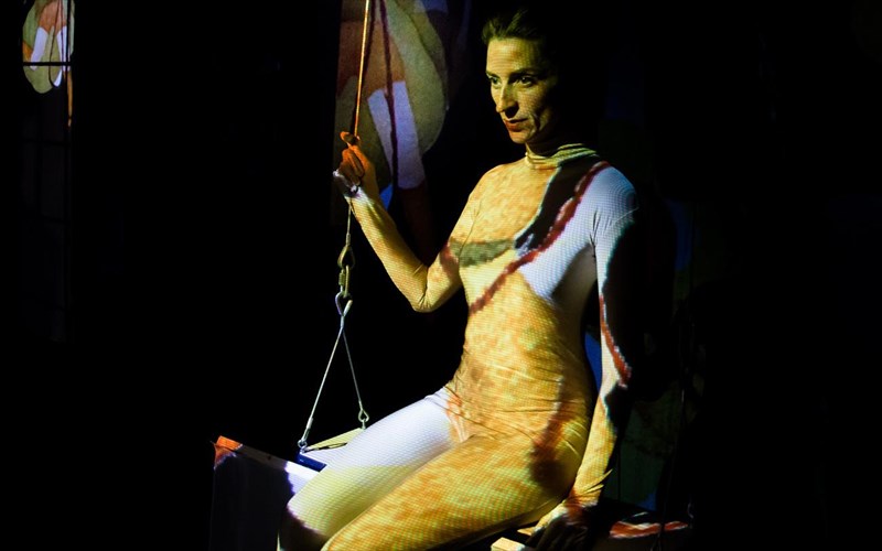 binteo-ixitiki-egkatastasi-kai-zontani-performance-gia-ton-anthropino-psuxismo-sto-texnis