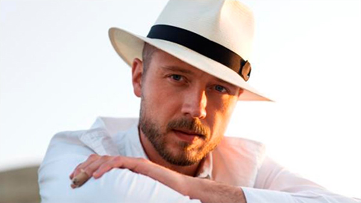 i-stoixeiomeni-foni-tou-sivert-hoyem-ksana-stin-athina