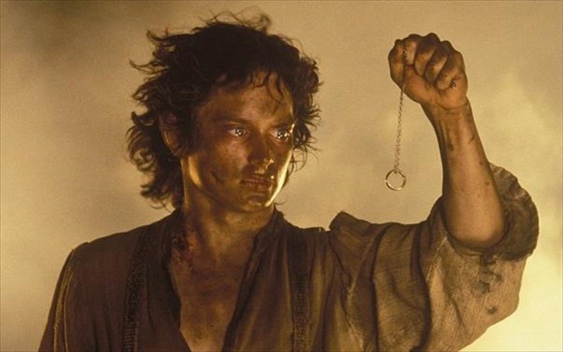 pano-apo-ena-dis-dolaria-to-mpatzet-tou-tileoptikou-arxonta-ton-daxtulidion