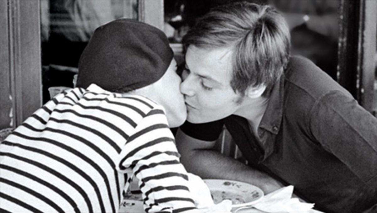 i-lesxi-ton-atherapeuta-aisiodokson-stis-selides-enos-bibliou