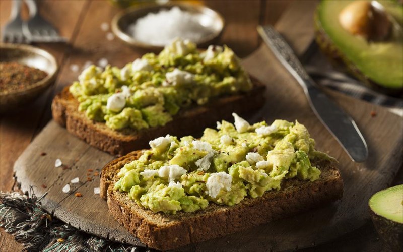 ftiakste-eukolo-nostimo-kai-xortastiko-tost-me-abokanto