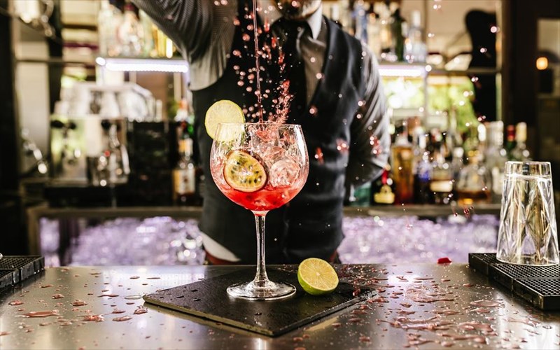 world-class-competition-2018-poioi-ellines-bartender-tha-ksexorisoun