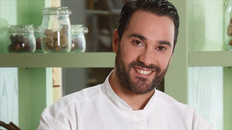 o-chef-giannis-loukakos-mageireuei-gia-to-clicklife