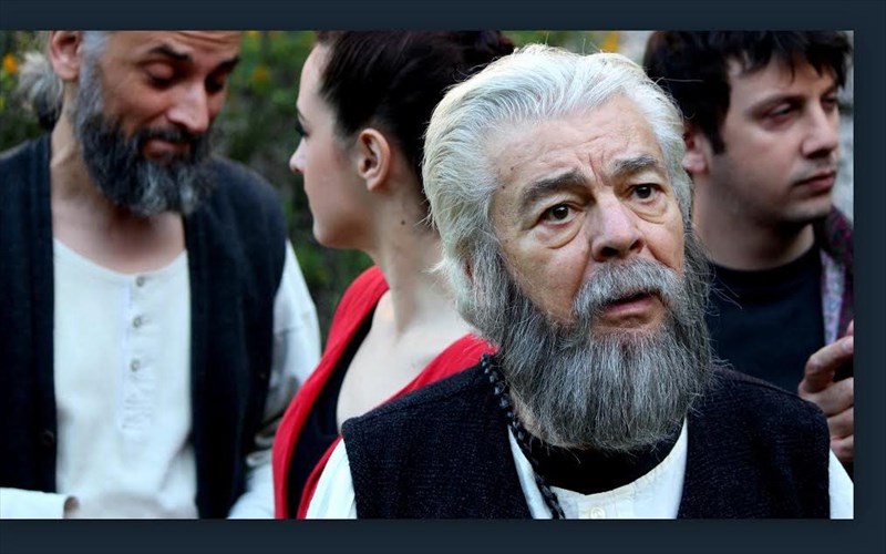 i-diki-tou-sokrati-me-ton-gianni-mortzo-sto-theatro-tzeni-karezi