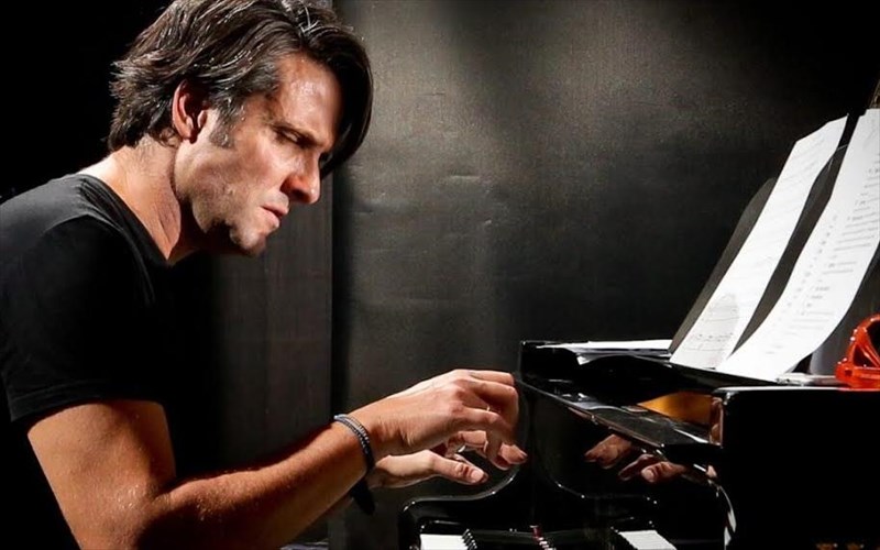 milisame-me-ton-thodori-oikonomou-gia-ta-mathimata-polemou