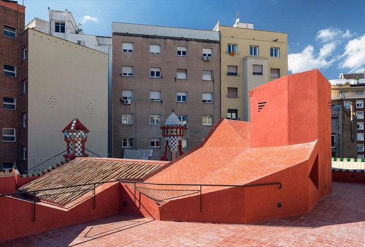 thelete-na-deite-to-spiti-tou-antoni-gaudi