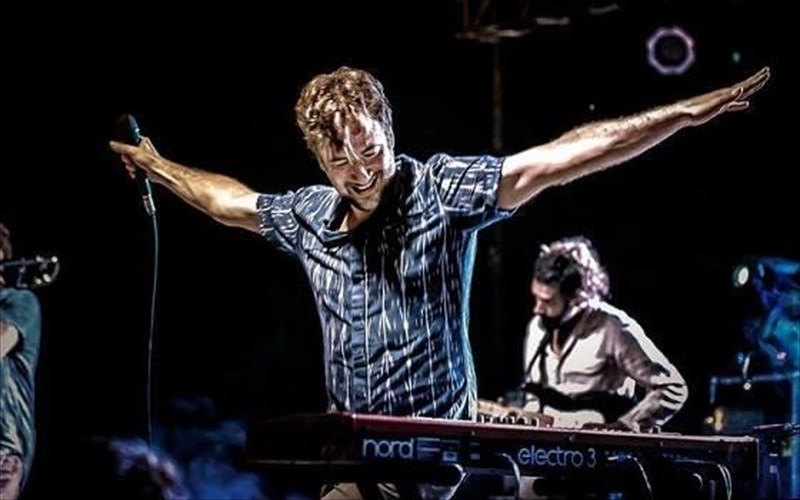 kerdiste-proskliseis-gia-ti-sunaulia-tou-kosti-marabegia-stin-plateia-nerou