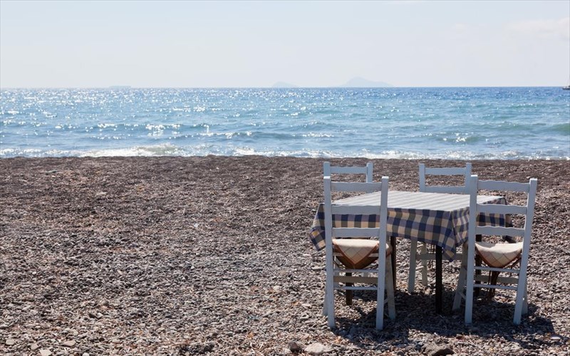 pame-gia-psari-se-pente-omorfa-tabernakia-sti-thalassa-tis-attikis