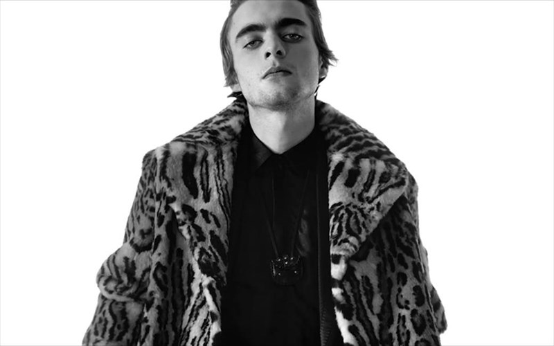 o-lennon-gallagher-einai-to-neo-prosopo-tou-yves-saint-laurent