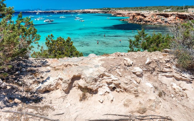 i-mesogeios-exei-nisia-gia-kathe-gousto