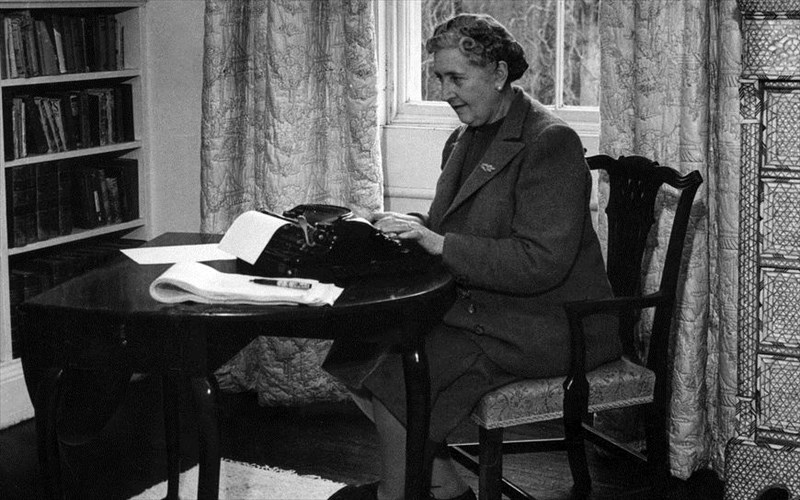 oi-ekdoseis-psuxogios-upodexontai-tin-agkatha-kristi