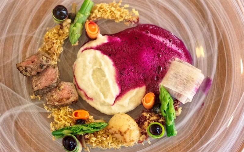 ti-sunebi-ston-fetino-diagonismo-sef-tou-5ou-mediterranean-yacht-show