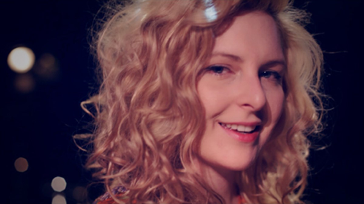 ena-xoreutiko-ksorki-gia-to-bradu-tis-paramonis-ton-xristougennon