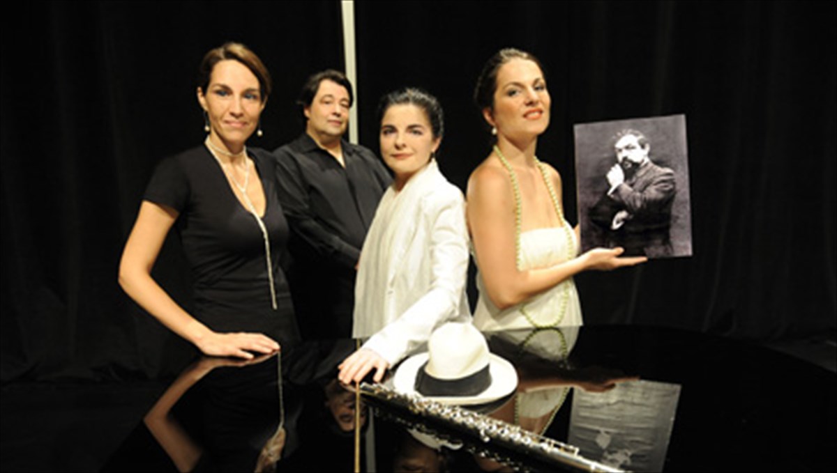 anamniseis-kai-mousikotheatrikes-sunantiseis