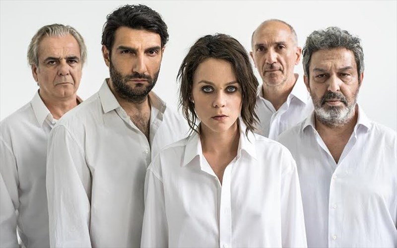 i-ilektra-lena-papaligoura-bgainei-se-periodeia