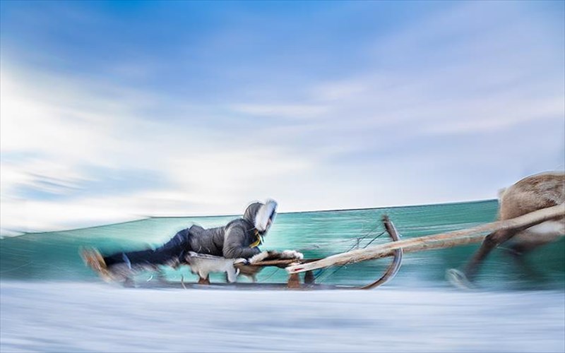 i-ekthesi-moments-of-color-kai-to-xroma-stis-diafores-koultoures