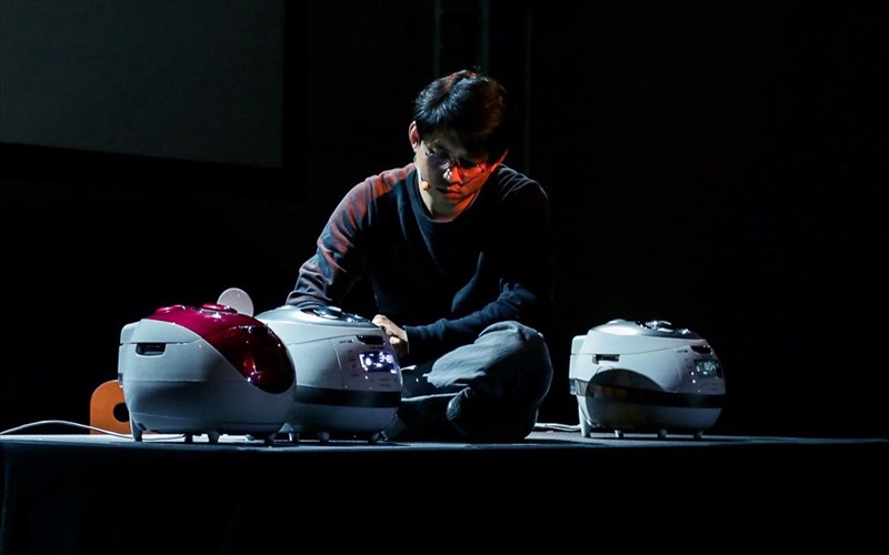 cuckoo-taksideuountas-sti-notia-korea-20-xronia-prin