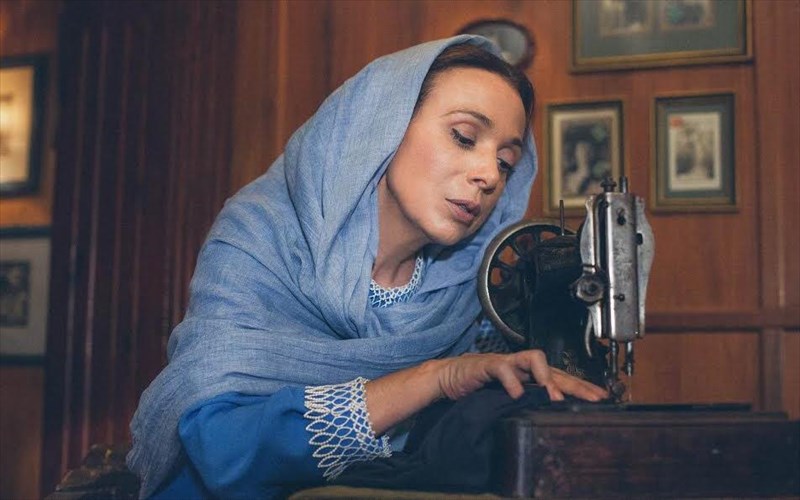 eksi-theatrikoi-monologoi-sti-skia-ton-braxon