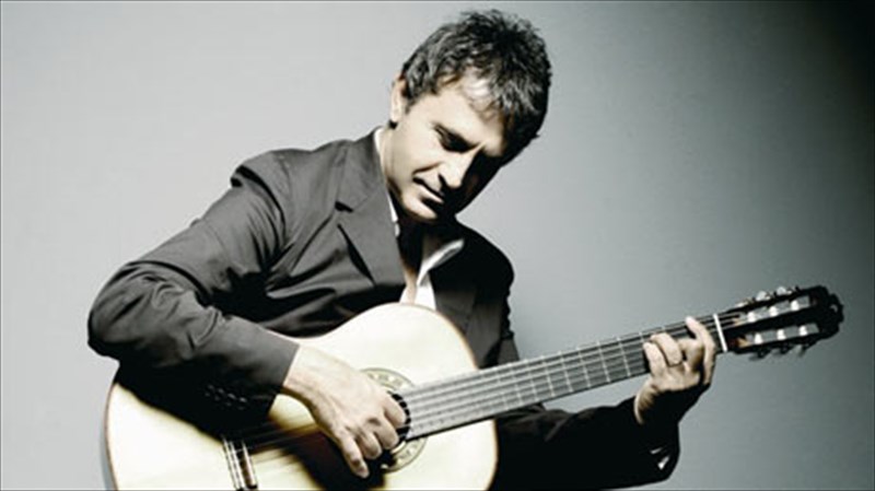 o-giorgos-ntalaras-me-neo-disko-gia-proti-fora-ston-peiraia