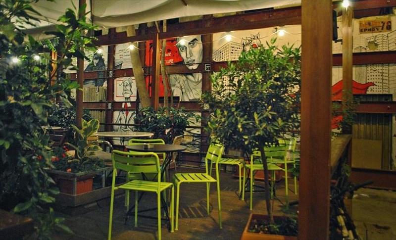 to-poemsncrimes-organonei-tin-teleutaia-kalokairini-bradia-oinognosias