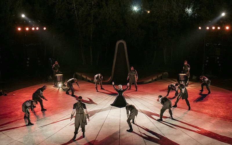 oi-perses-sto-irodeio