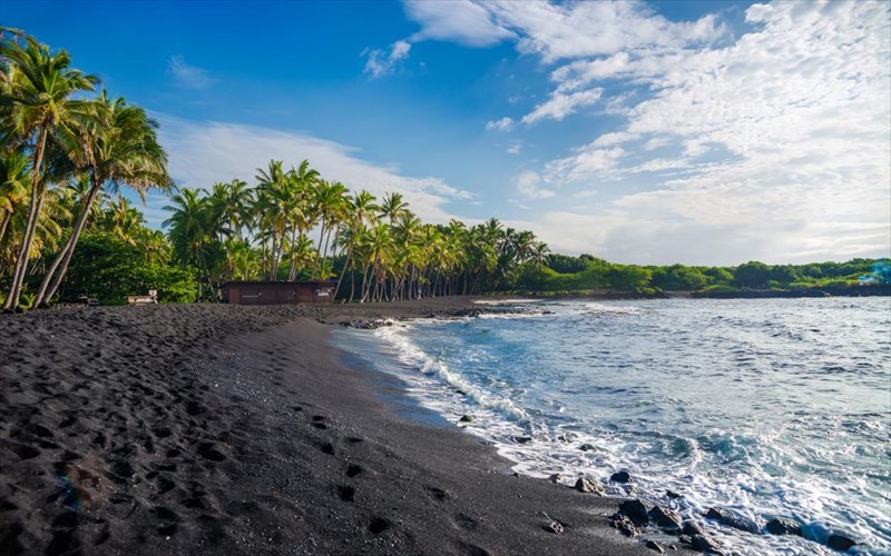 makroboutia-stis-pio-paraksenes-paralies-tou-kosmou