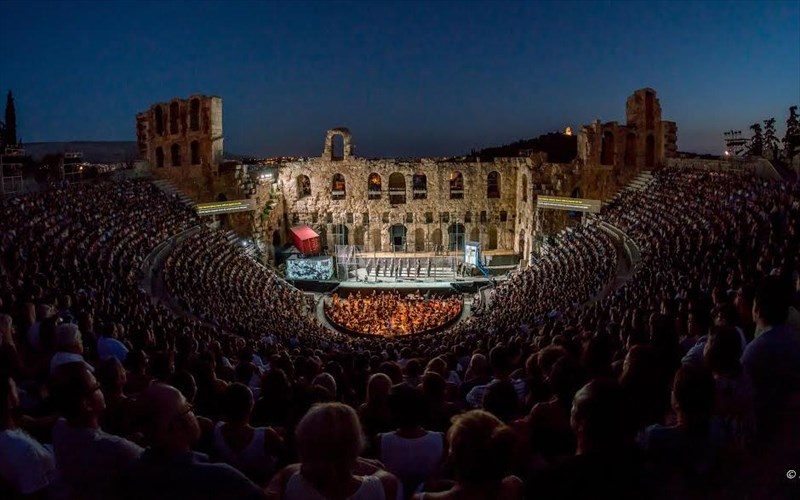 i-karmen-epistrefei-sto-irodeio