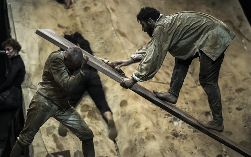 don-kixotis-to-uparksiako-paixnidi-touhomoludens