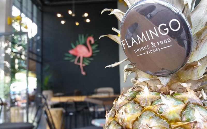 ekptoseis-sta-kokteil-kanei-to-flamingo