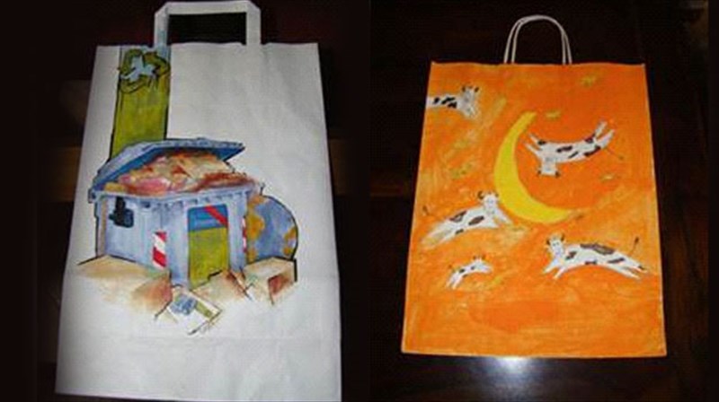 taksidi-ston-kosmo-me-mia-xartini-sakoula