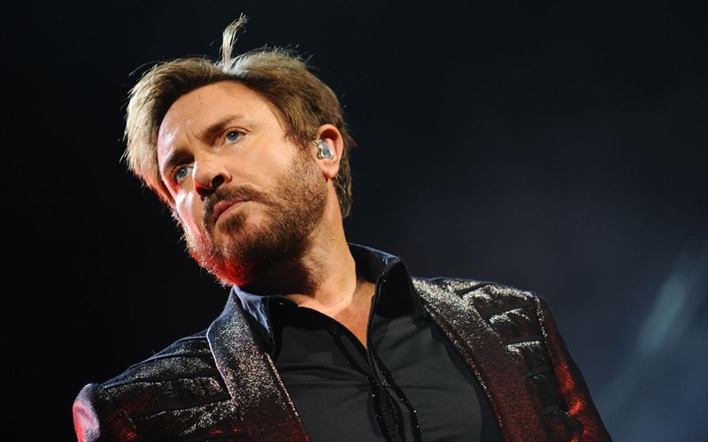 diapseudei-tis-katigories-seksoualikis-epithesis-o-simon-le-bon-simon-le-bon