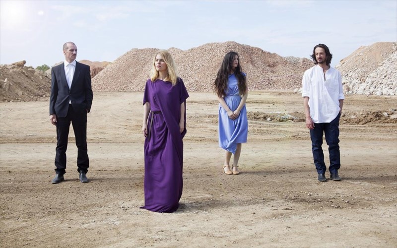 oi-brikolakes-katalambanoun-tin-peiraios-260