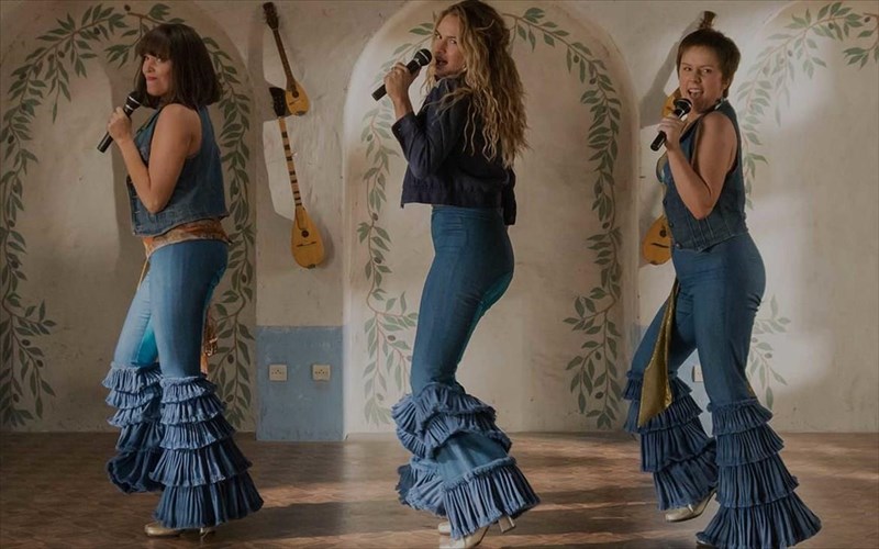 yparxei-mamma-mia-kai-sti-moda