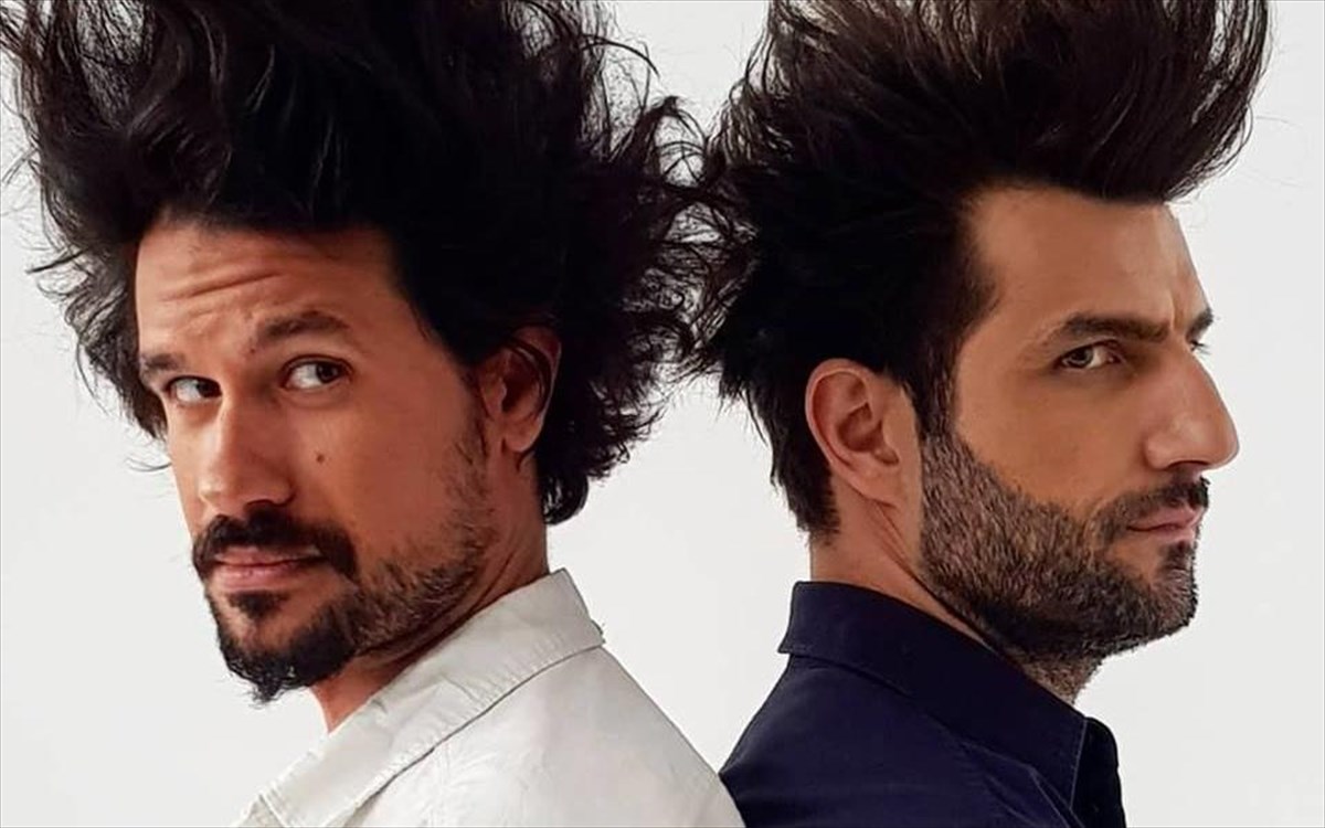 komodia-ton-pareksigiseon