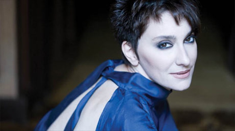 iro-poses-tileoraseis-posa-tzin-posa-autokinita-agorazoun-tin-eutuxia