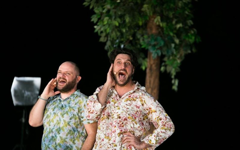 duo-ekstra-parastaseis-gia-to-petres-stis-tsepes-tou-sti-nea-smurni