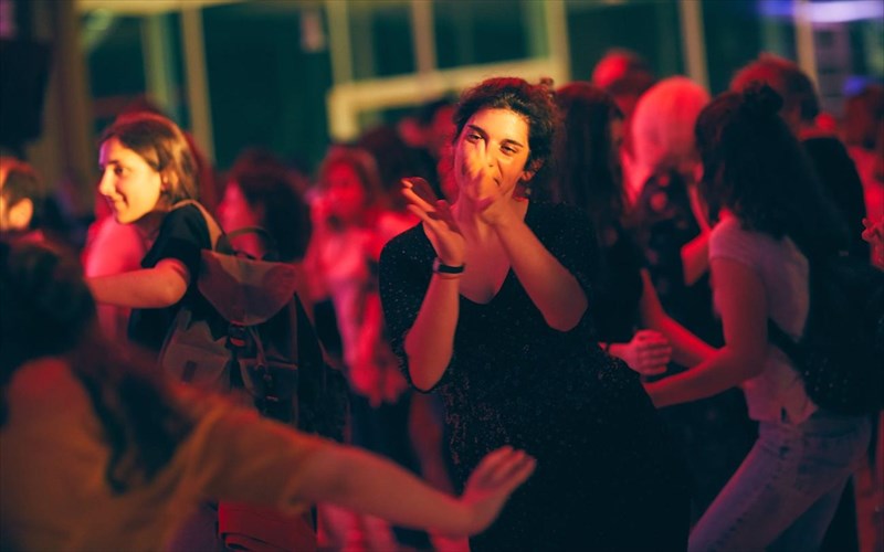 social-ballroom-festival-ena-triimero-me-tango-swing-kai-salsa-sto-kpisn
