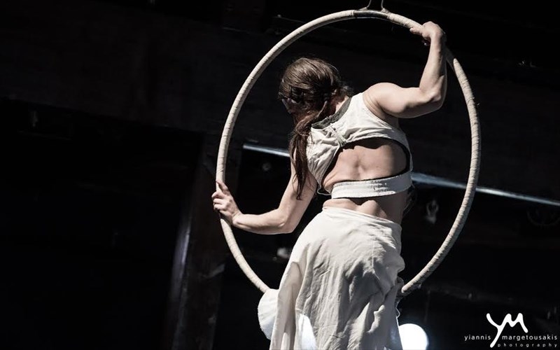 erotokritos-apo-xainides-kai-ki-omos-kineitai-se-kalokairini-periodeia