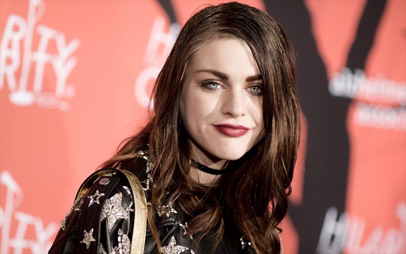frances-bean-cobain-den-tha-diabaso-pote-ta-imerologia-tou-patera-mou