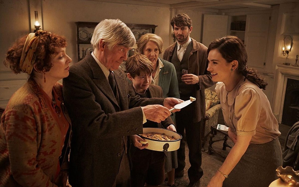 the-guernsey-literary-and-potato-peel-pie-society